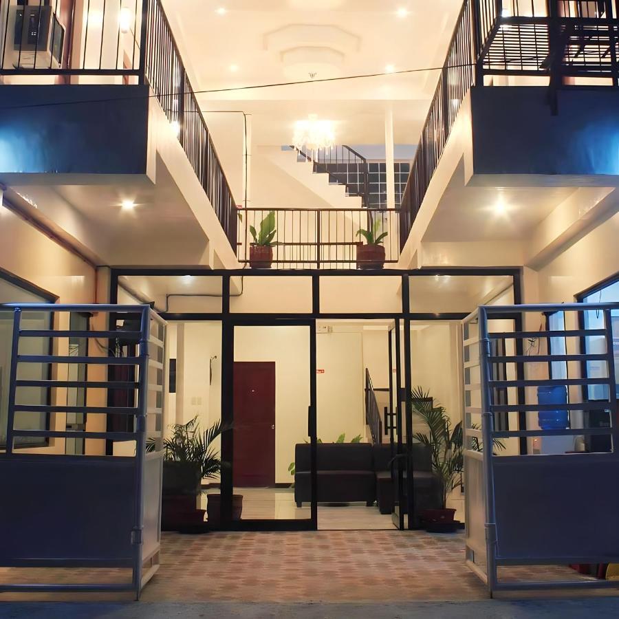 Luna Oslob Travellers Inn Экстерьер фото