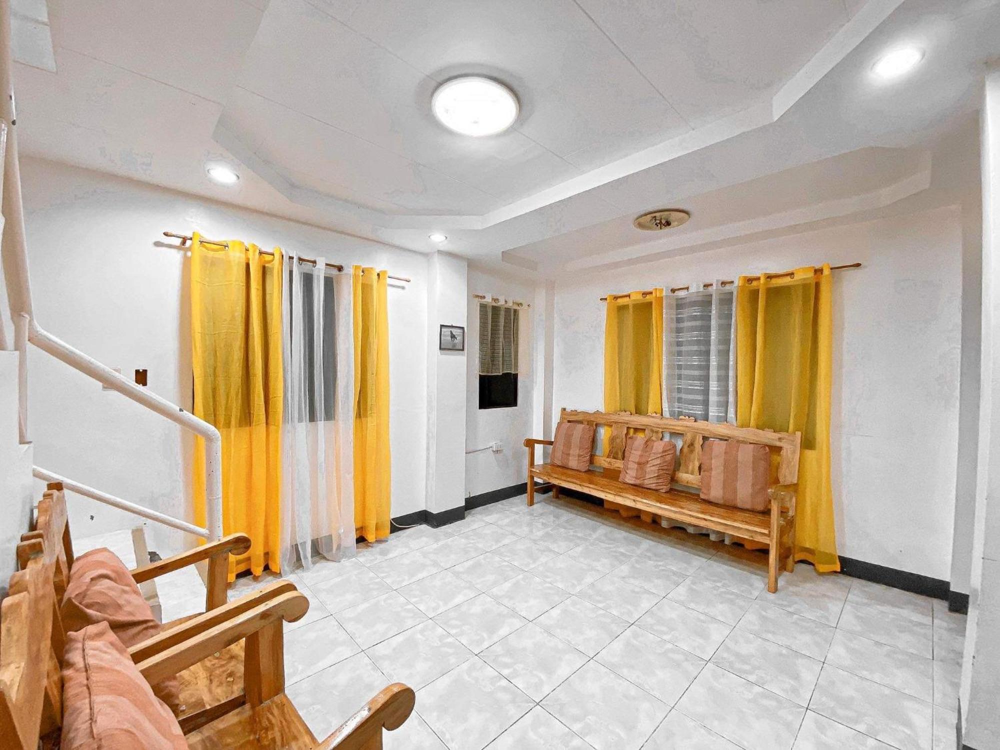 Luna Oslob Travellers Inn Экстерьер фото