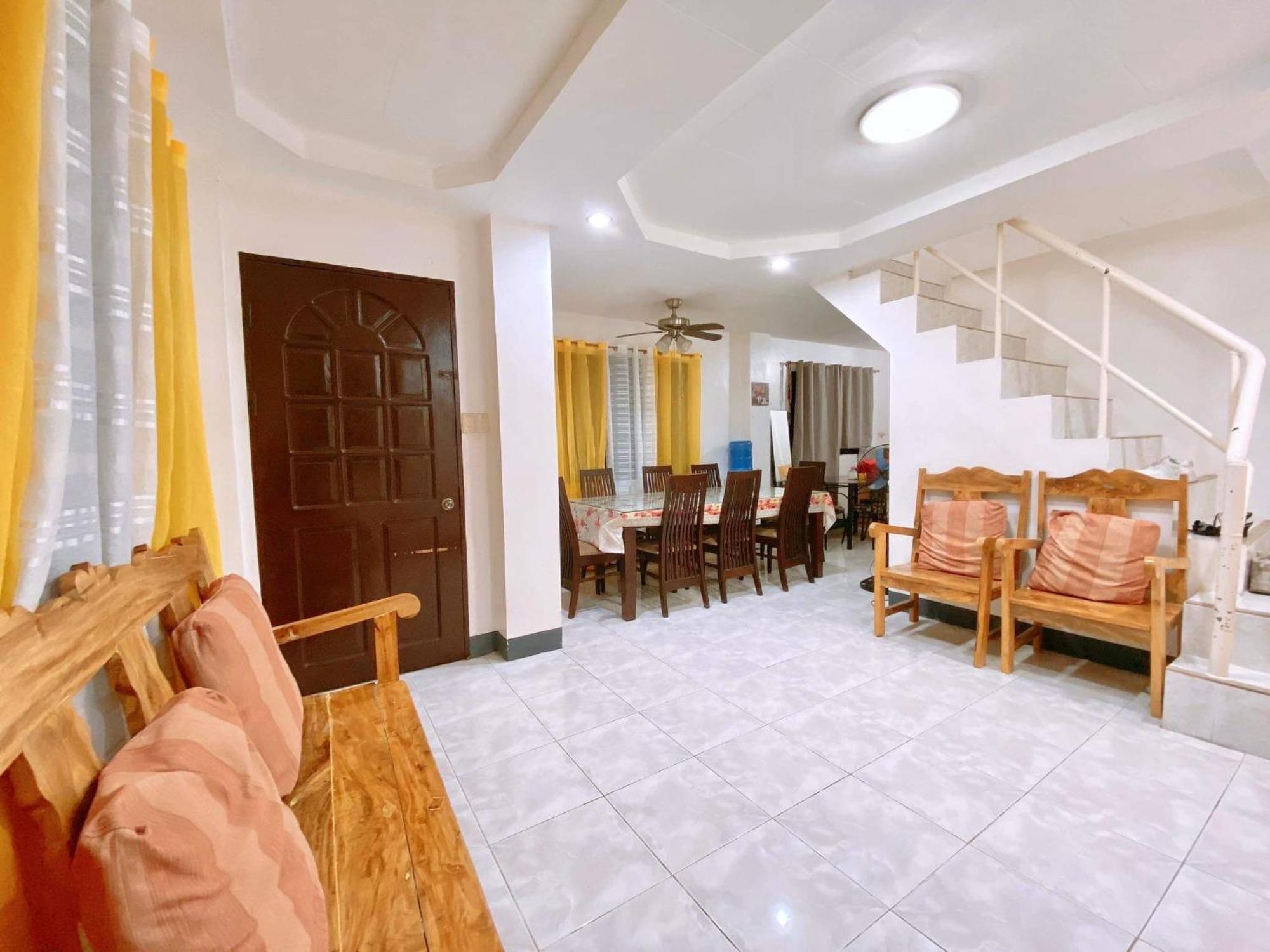 Luna Oslob Travellers Inn Экстерьер фото