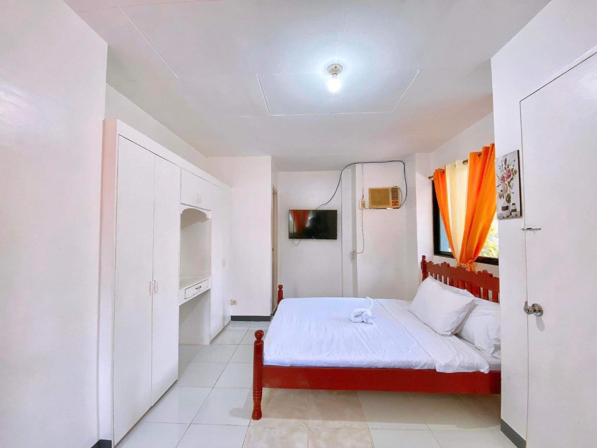 Luna Oslob Travellers Inn Экстерьер фото