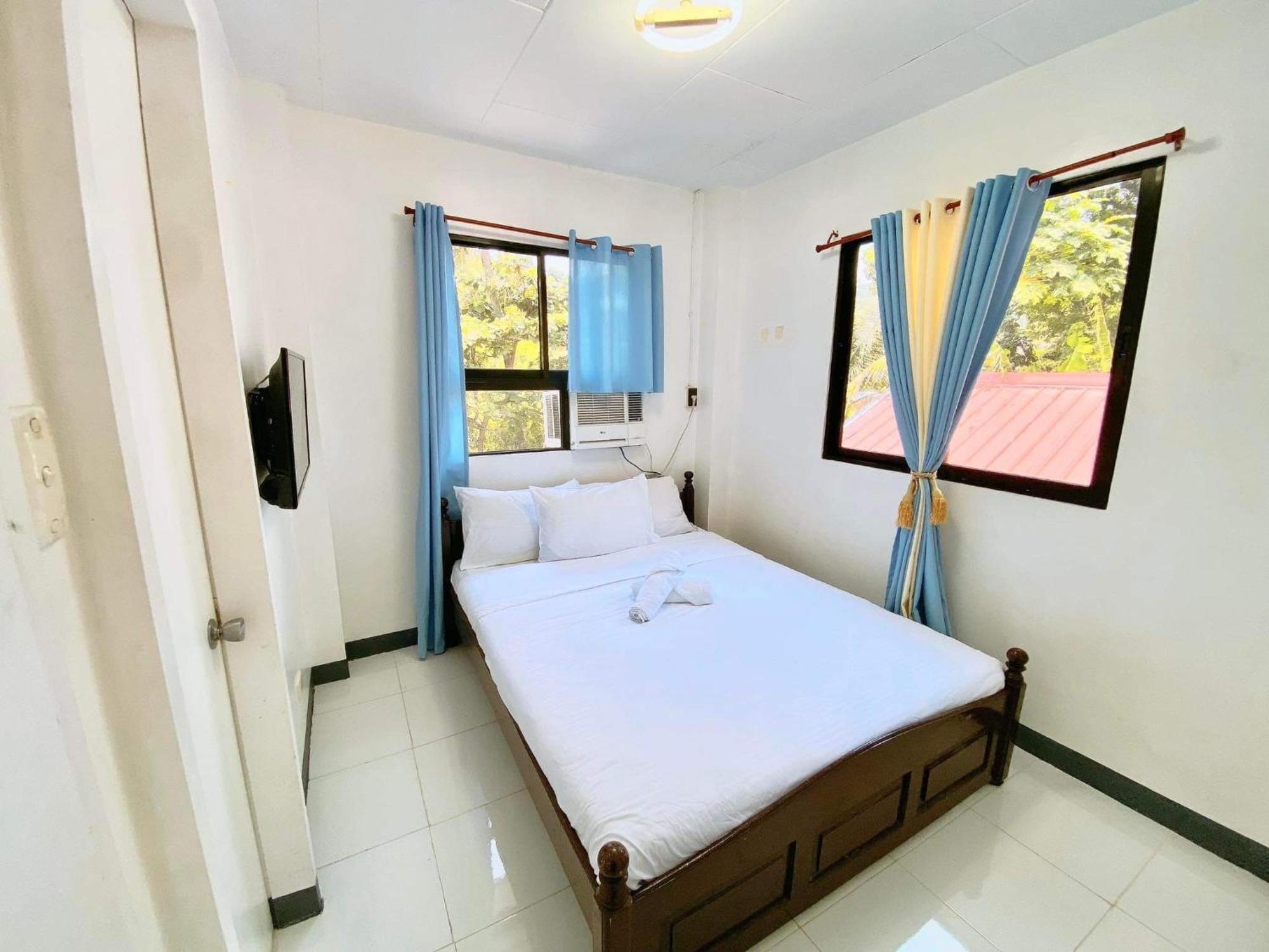 Luna Oslob Travellers Inn Экстерьер фото