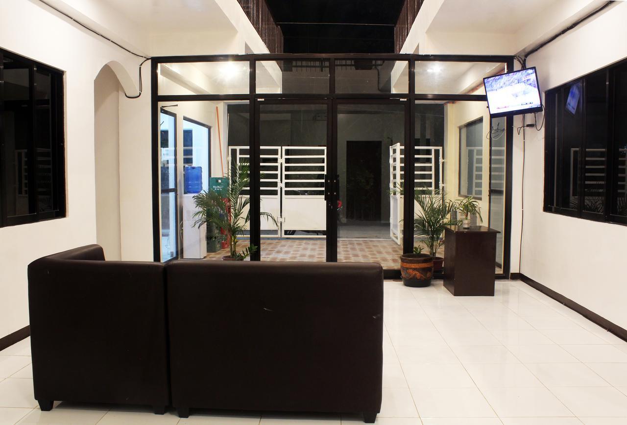 Luna Oslob Travellers Inn Экстерьер фото
