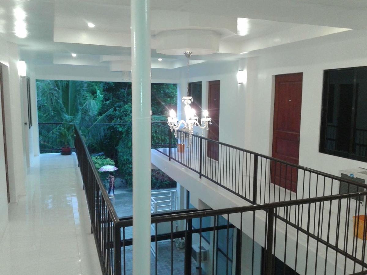 Luna Oslob Travellers Inn Экстерьер фото