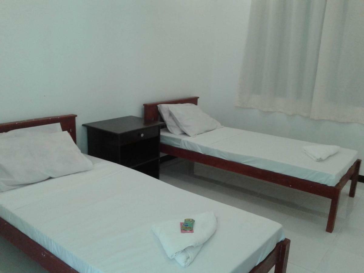 Luna Oslob Travellers Inn Экстерьер фото